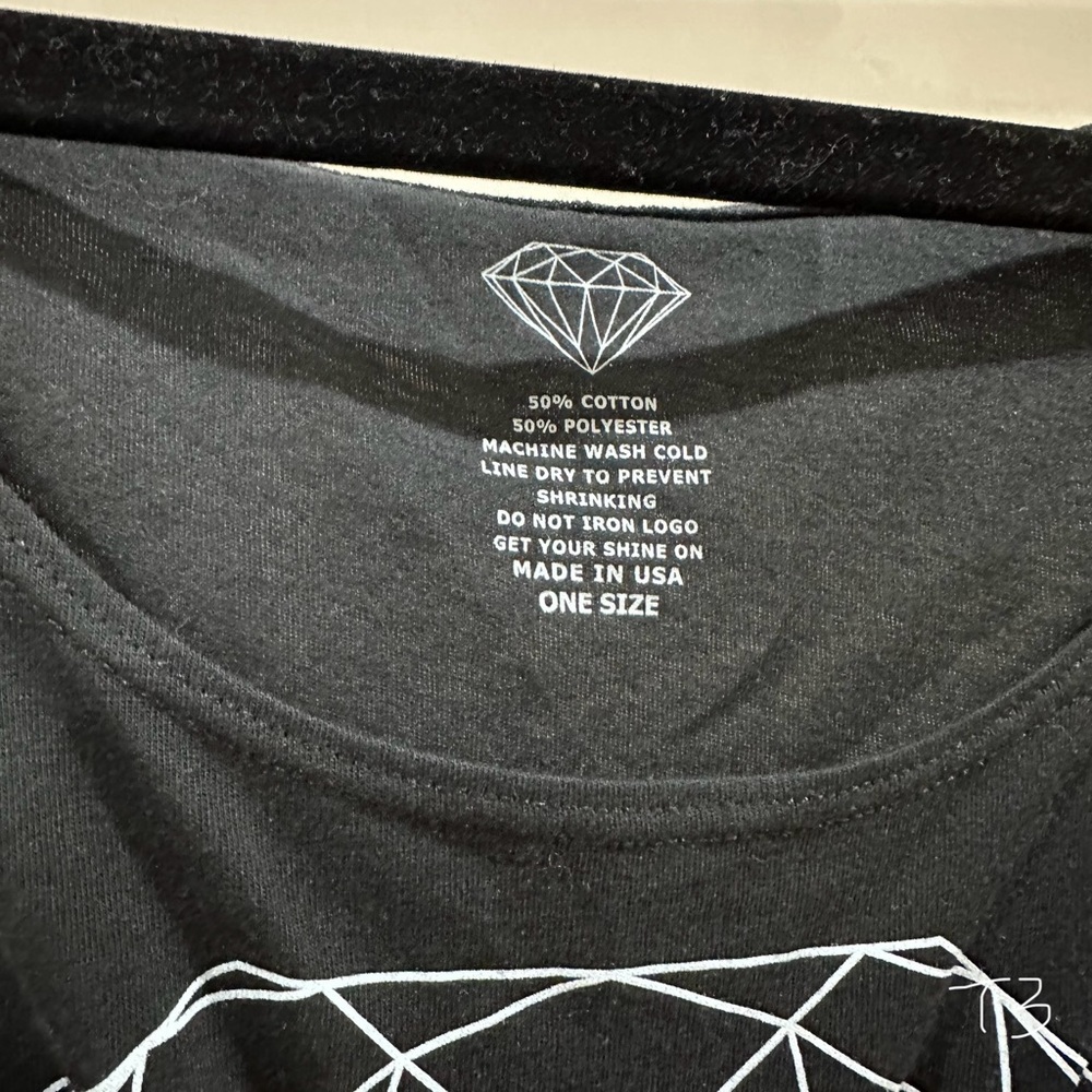 Diamond Crop Top - Picture 2 of 2